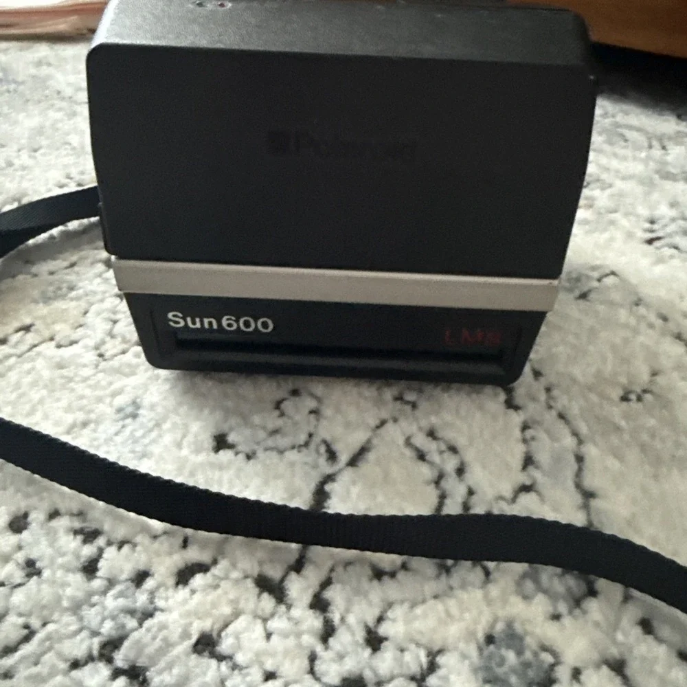 Vintage Polaroid Sun 600 LMS Camera Powers On